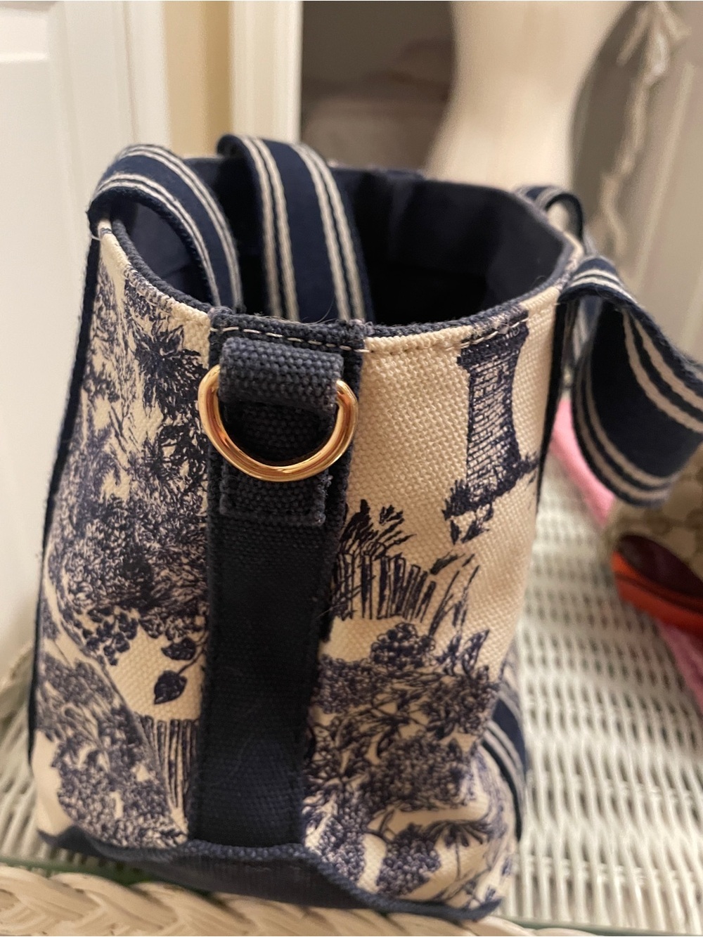 Vineyard Vines printed heritage mini tote - Picture 4 of 6